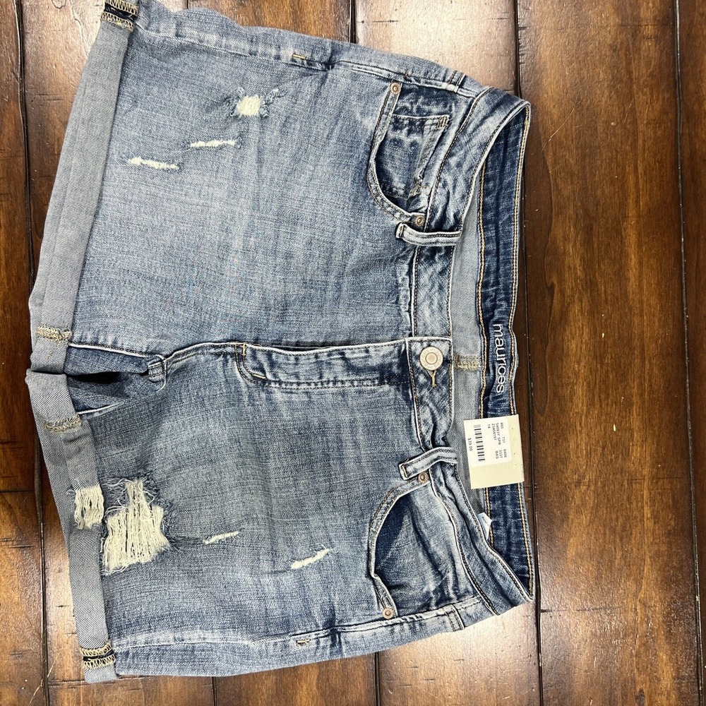 Maurices Womens Short Size 14 Distressed Denim Cuffed